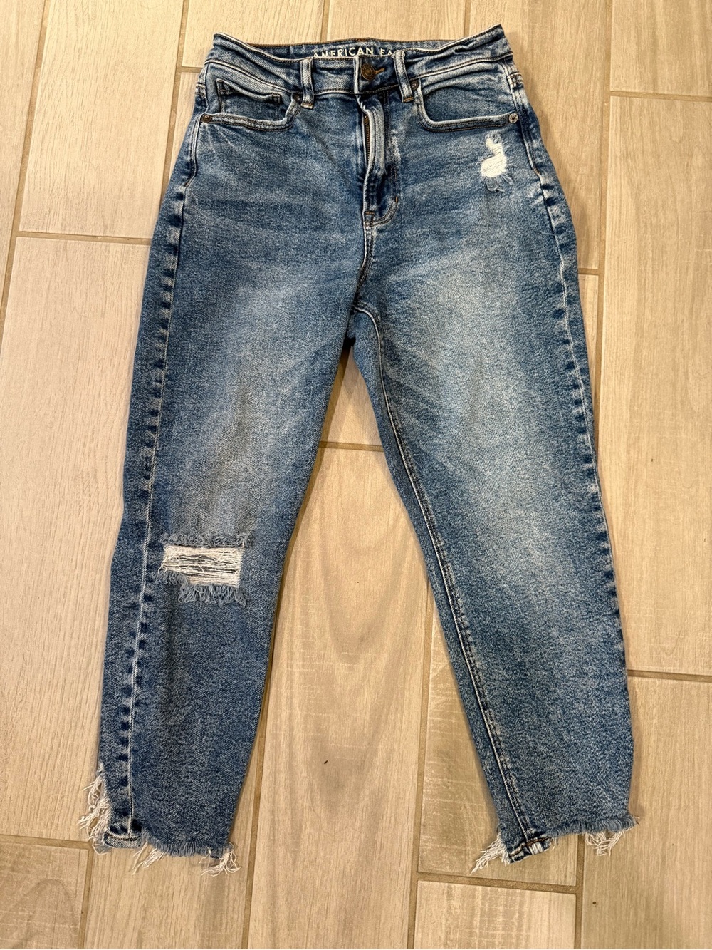 American Eagle Outfitters High-Rise Straight Crop Jeans in Light Blue - Picture 2 of 6